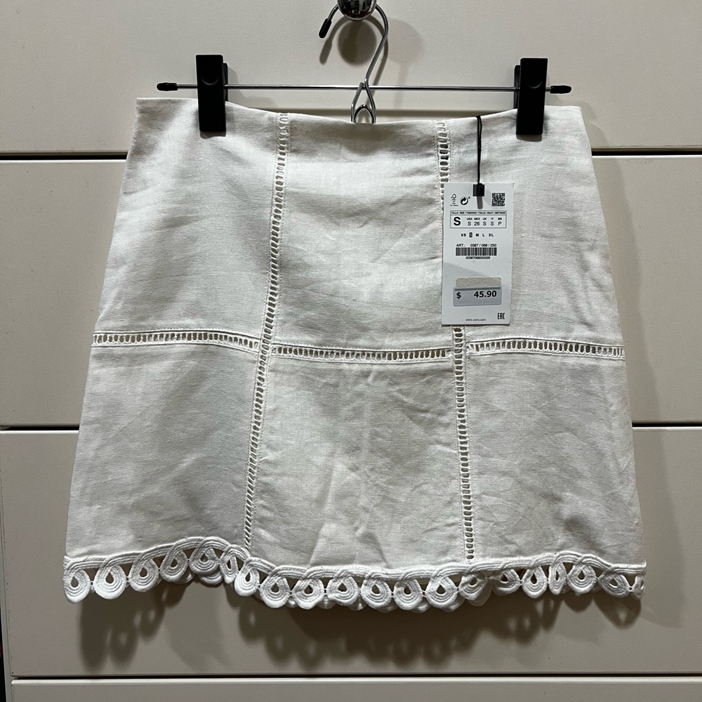 Just in time for spring! Super cute white Zara linen miniskirt - new with tags!
